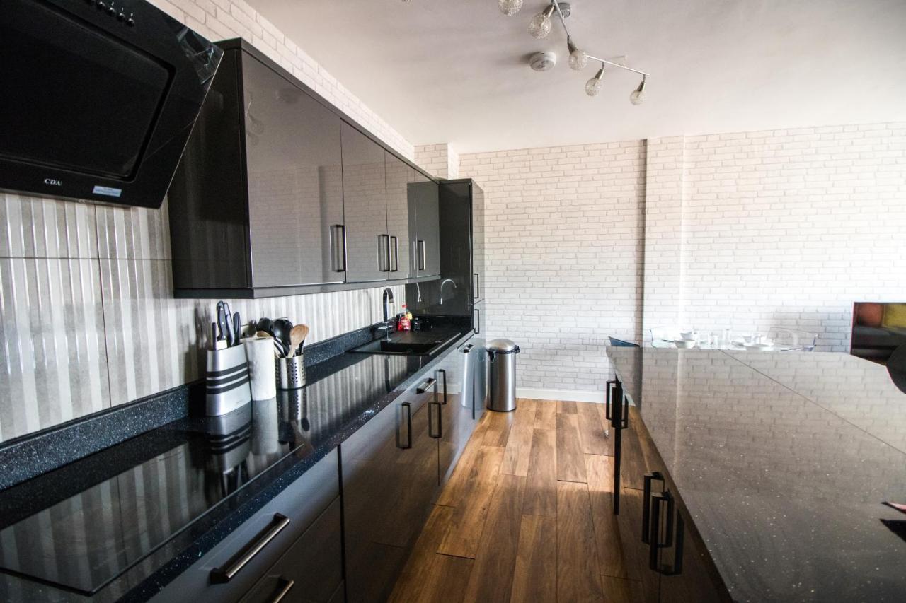 Manhattan Heights Apartment Мейдстън Екстериор снимка