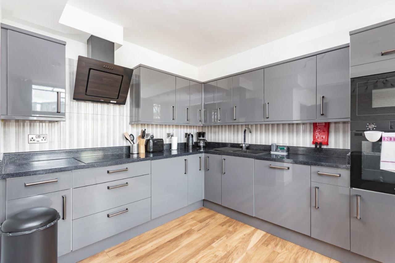 Manhattan Heights Apartment Мейдстън Екстериор снимка