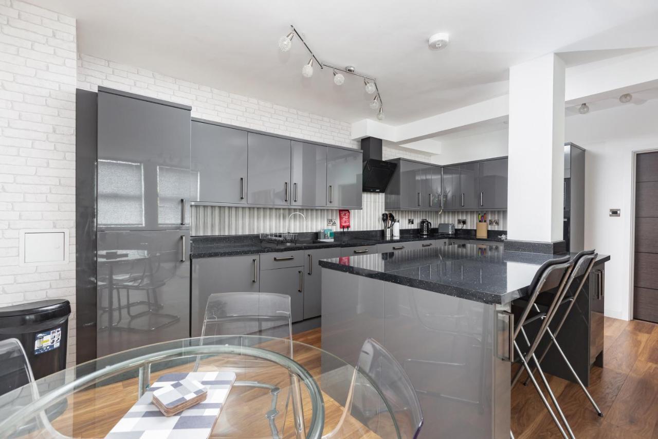 Manhattan Heights Apartment Мейдстън Екстериор снимка